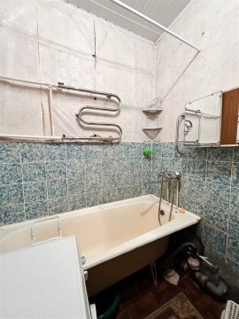 2-к квартира, 2/4 эт., 60м²