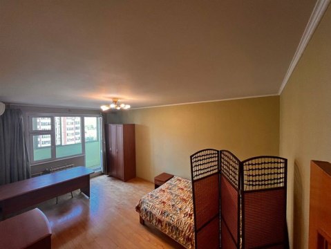 2-к квартира, 9/17 эт., 60м²