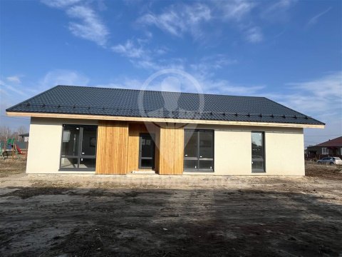 Дом 125м², участок 6 сот.