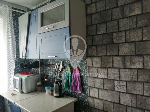 3-к квартира, 1/2 эт., 50м²