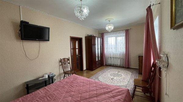 Дом 325м², участок 1 000 сот.