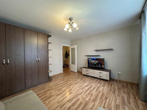 1-к квартира, 6/9 эт., 37м²