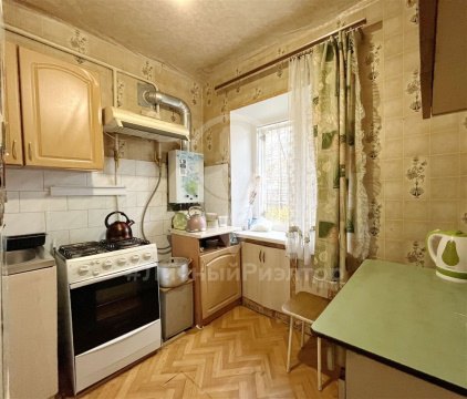 2-к квартира, 1/3 эт., 42м²