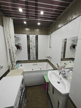 2-к квартира, 4/5 эт., 52м²