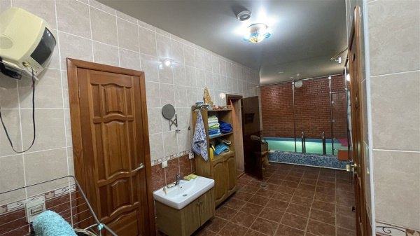 Дом 325м², участок 1 000 сот.