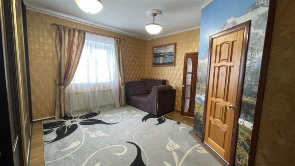 Дом 325м², участок 1 000 сот.