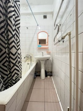 2-к квартира, 5/5 эт., 43м²