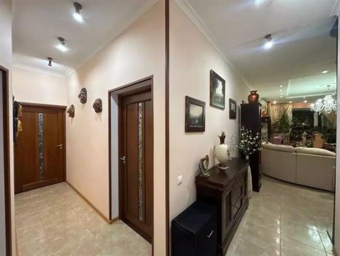4-к квартира, 9/10 эт., 114м²