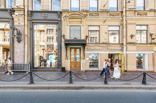 3-к квартира, 5/6 эт., 181м²