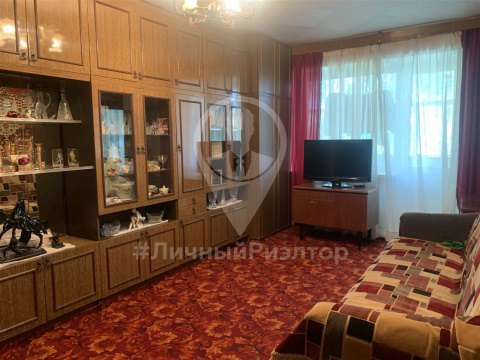 2-к квартира, 5/5 эт., 42м²