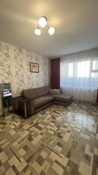 2-к квартира, 10/18 эт., 42м²