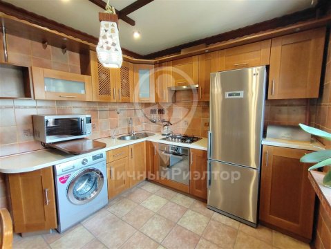 2-к квартира, 6/10 эт., 65м²