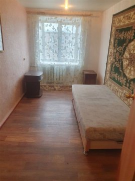 3-к квартира, 5/5 эт., 50м²