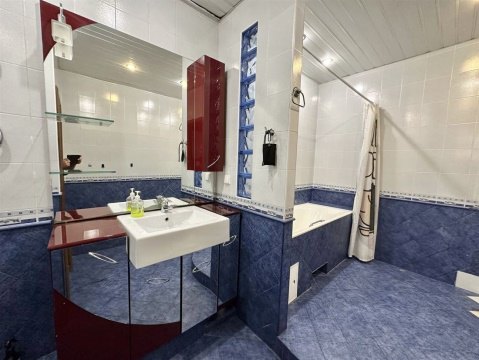 3-к квартира, 4/25 эт., 138м²