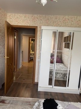 3-к квартира, 1/2 эт., 64м²