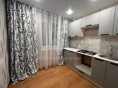 2-к квартира, 5/5 эт., 45м²