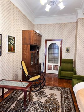 2-к квартира, 2/4 эт., 60м²