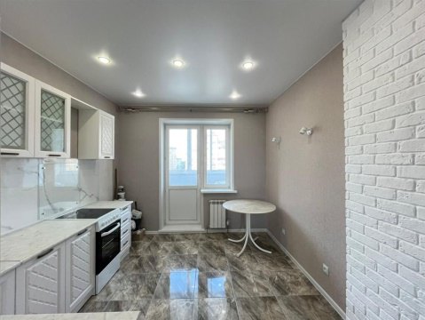 2-к квартира, 11/17 эт., 55м²