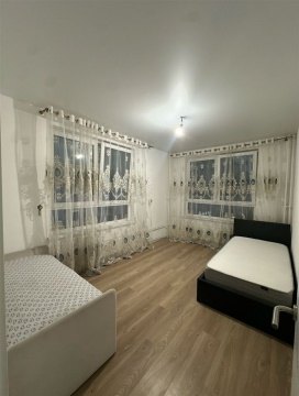 4-к квартира, 4/17 эт., 79м²