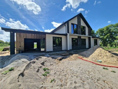 Дом 250м², участок 12 сот.