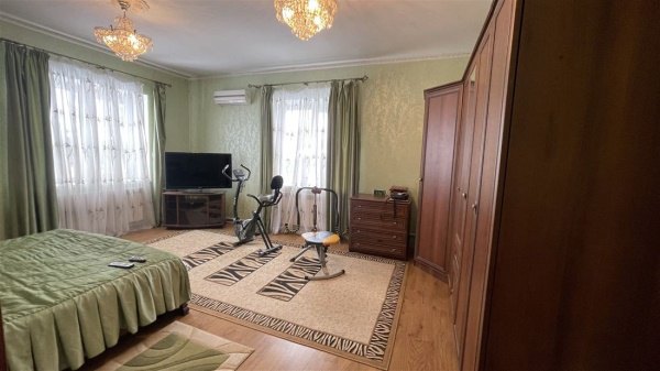 Дом 325м², участок 1 000 сот.