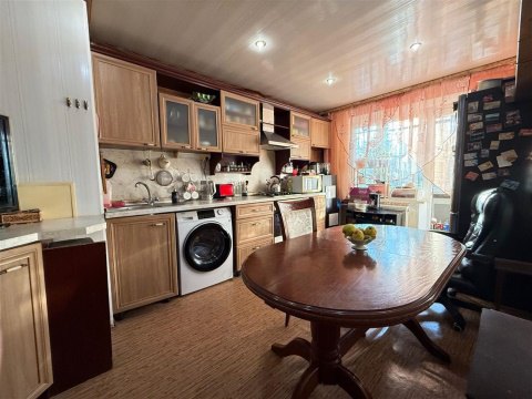 3-к квартира, 1/10 эт., 81м²