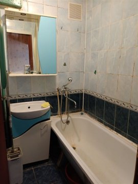 3-к квартира, 4/5 эт., 59м²